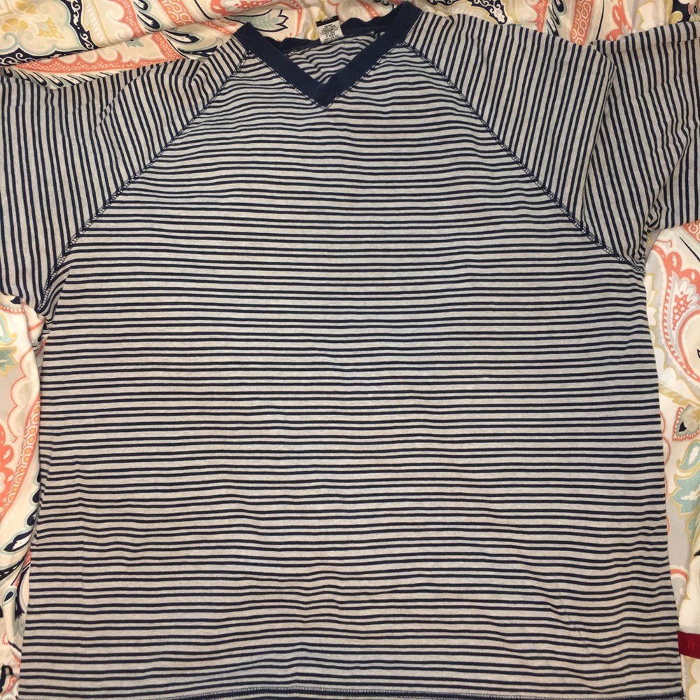 Levi’s Wide arm T shirt